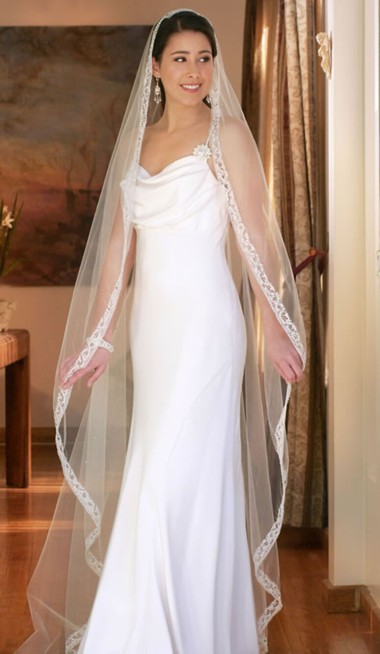 Couture Erica Koesler Embroidered Mantilla Veil White, Silver - 72” NWT